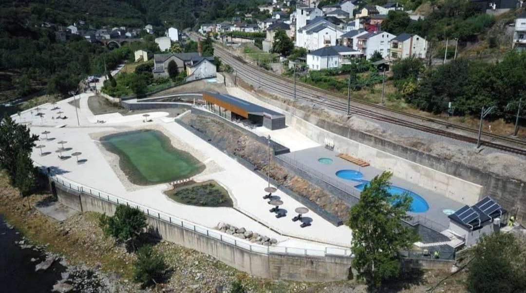 Duplex Duquesa Lägenhet O Barco de Valdeorras Exteriör bild